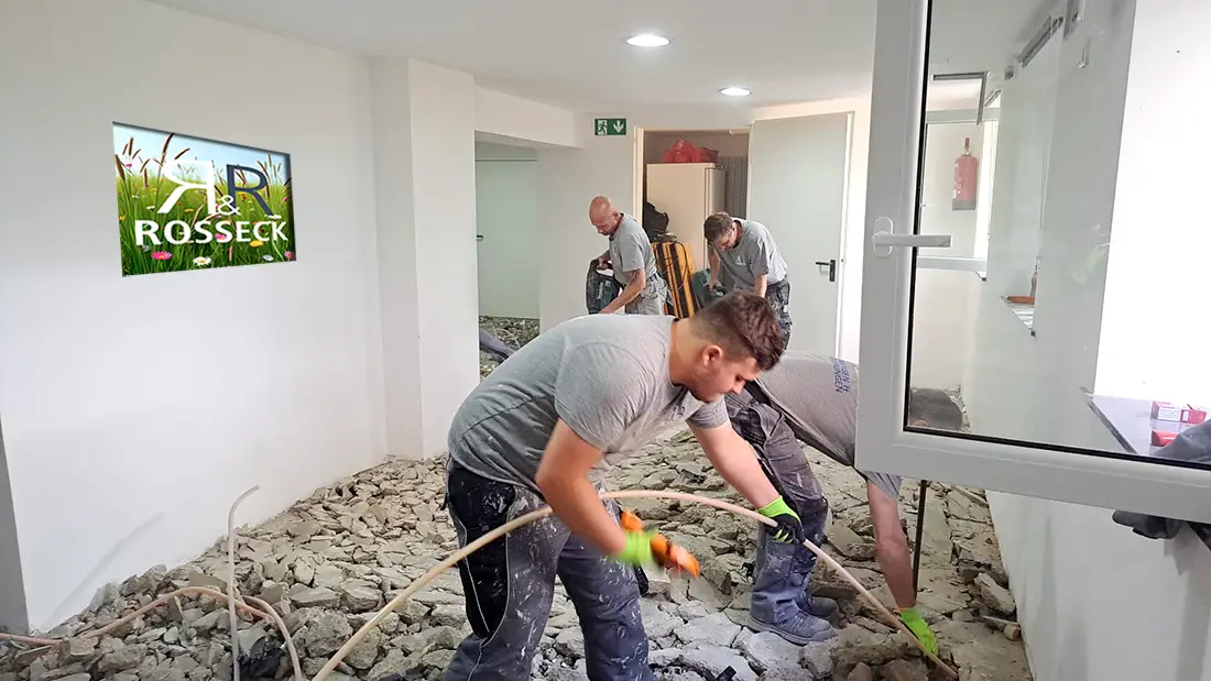 Estrich entfernen im Rahmen einer Haus Entkernung. Dein neuer Job?